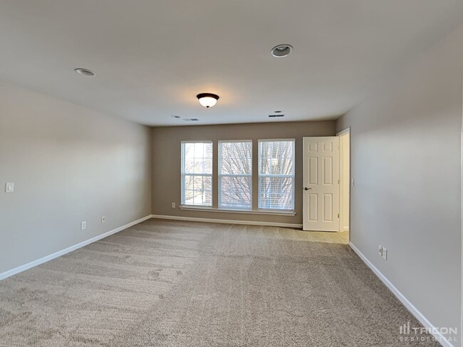 Building Photo - 1514 Red Oak Dr