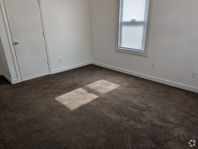 Building Photo - 721 Roselane St