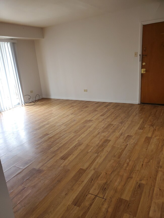 Livingroom (2) - 4306 Lindenwood Dr