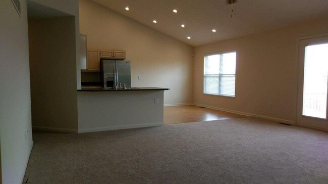Building Photo - 439 Foxhunt Dr