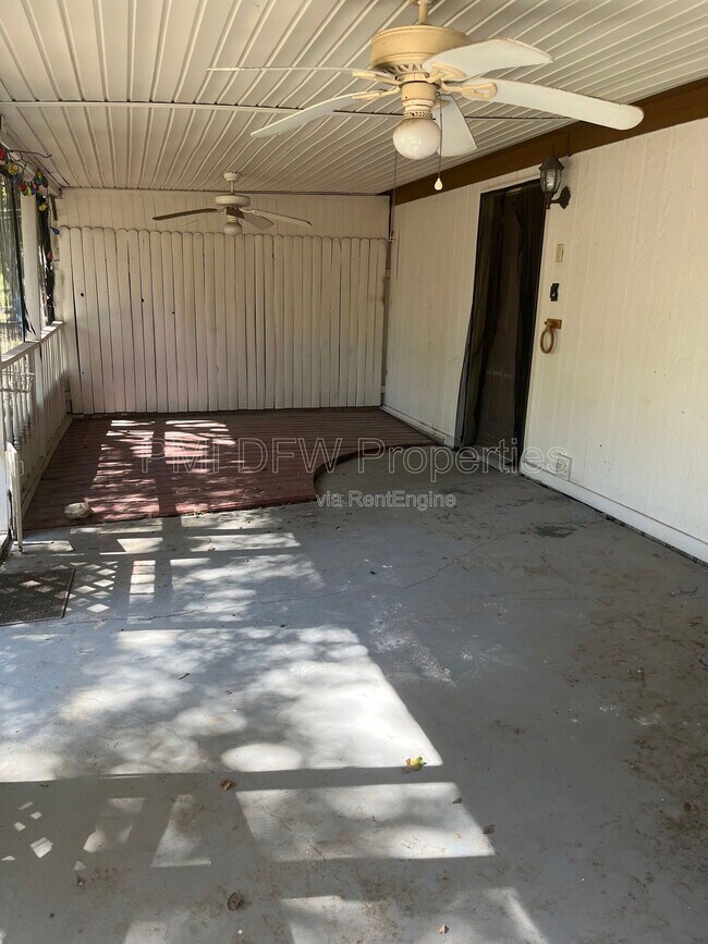 Foto del edificio - 4630 Ladyfern Way