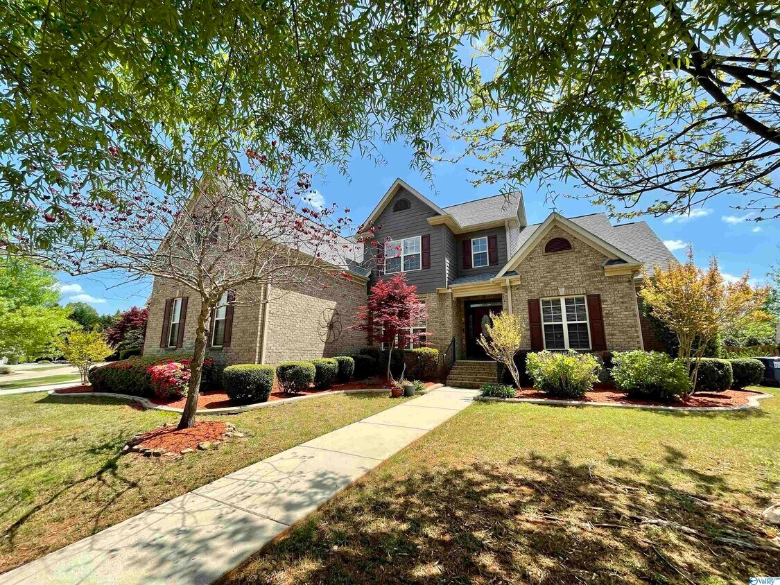 10 America Holly Cir SW, Huntsville, AL 35824 House for Rent in