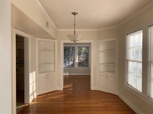 Foto del edificio - 6060 Richmond Ave