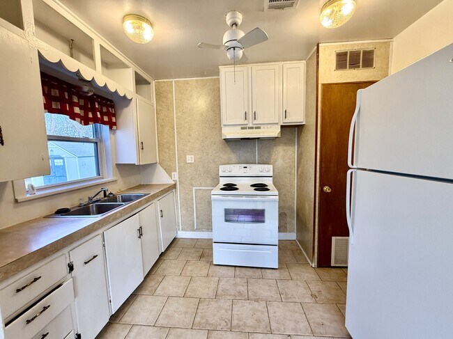 Foto del edificio - 709 11th Ave NW