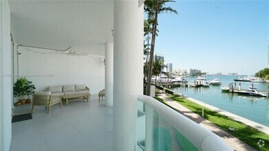 Building Photo - 7918 Harbor Island Dr