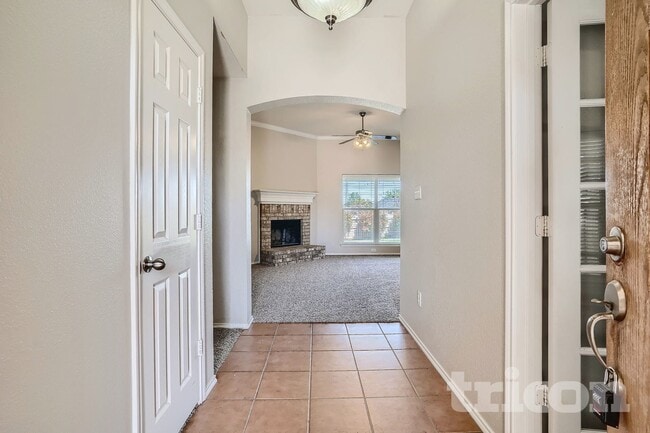 Building Photo - 934 Benjamin Dr