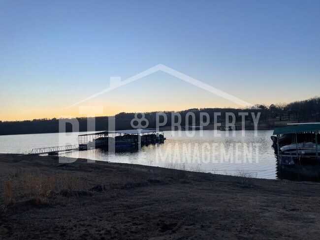 Foto del edificio - 134 Lake Village Ln