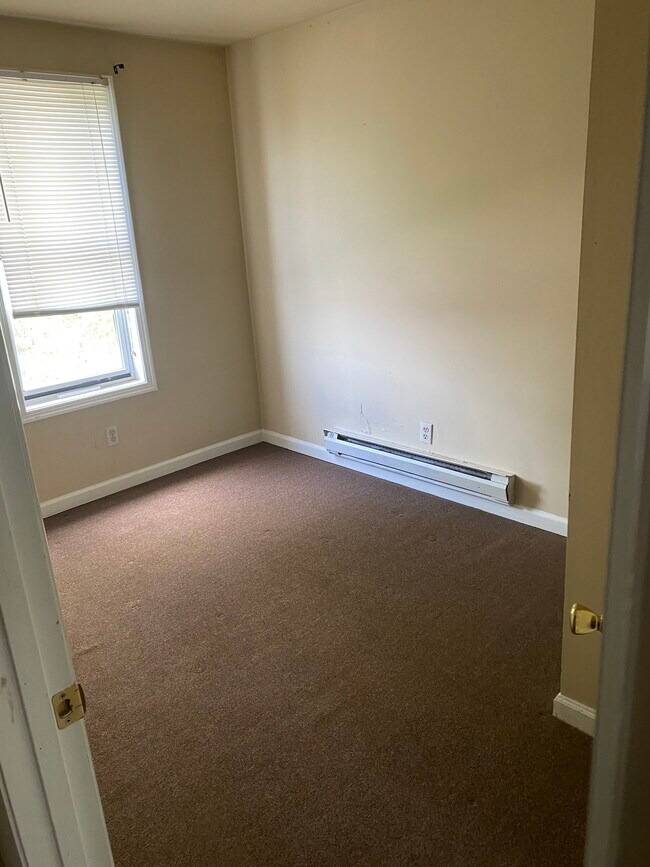 rear bedroom - 217 High St