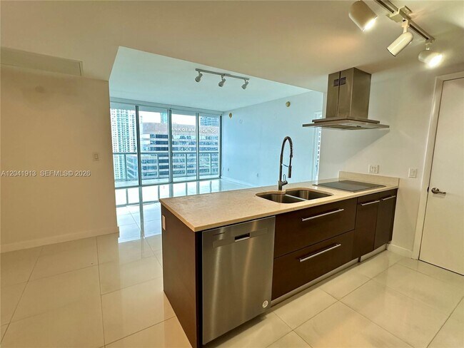 Foto del edificio - 495 Brickell Ave