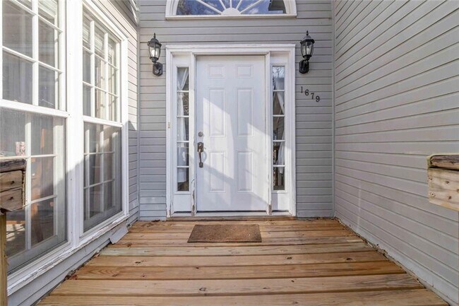 Building Photo - 1679 Paddlewheel Dr NE