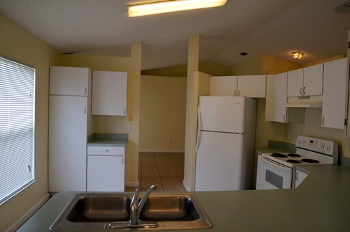 Building Photo - 616 Regency Way