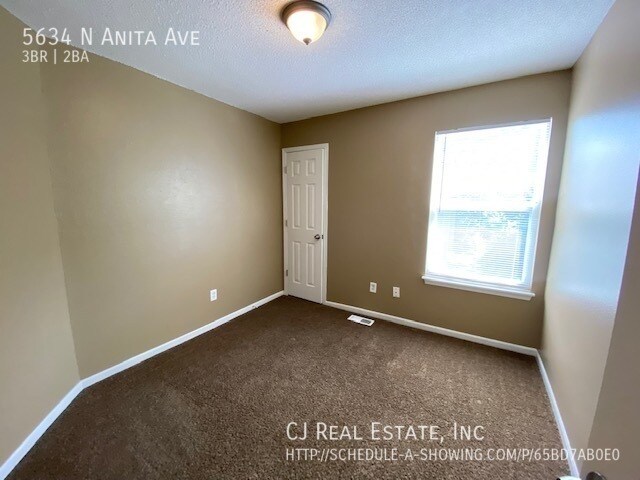 Foto del edificio - 5634 N Anita Ave