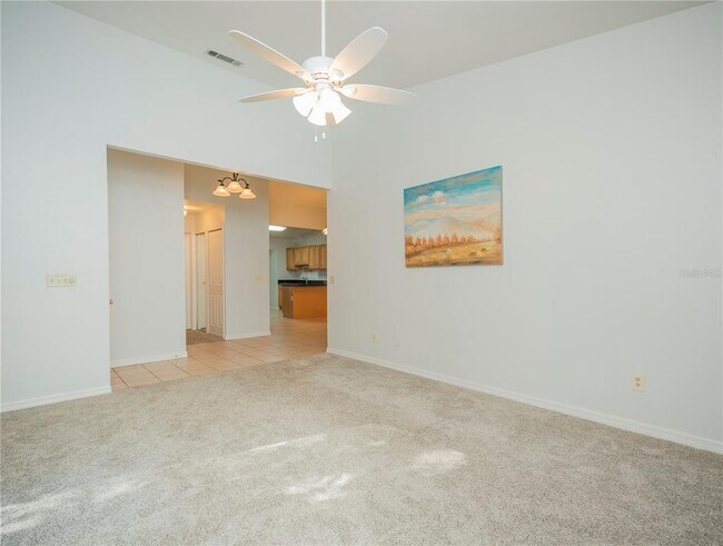 Foto del edificio - 243 NW 48th Blvd