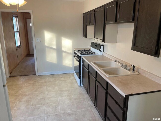 Foto del edificio - 2211 N Flora Ave