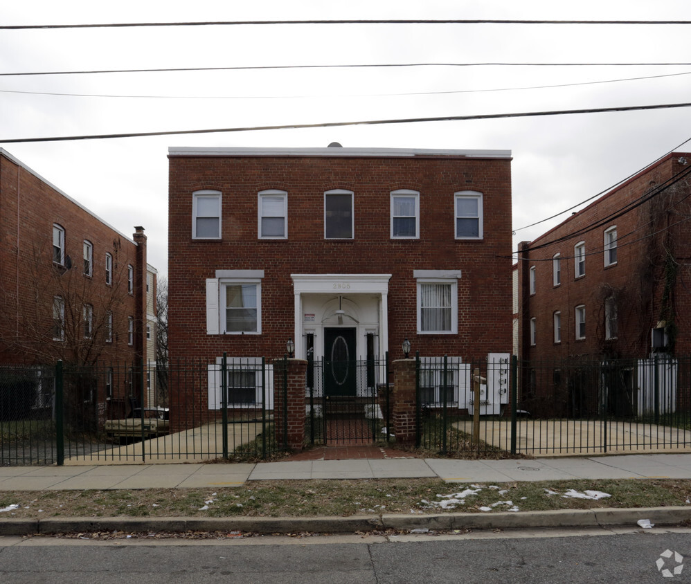 Building Photo - 2805 Jasper St SE