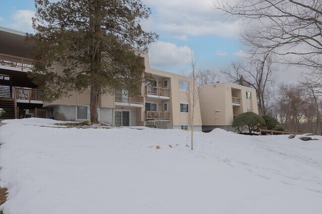 Foto del edificio - 506 Fox Run Ln