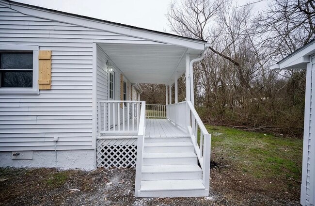 Building Photo - 126 Winding Way