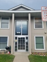 Building Photo - 930 6th St S