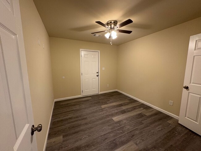 Building Photo - 308 S 3rd St