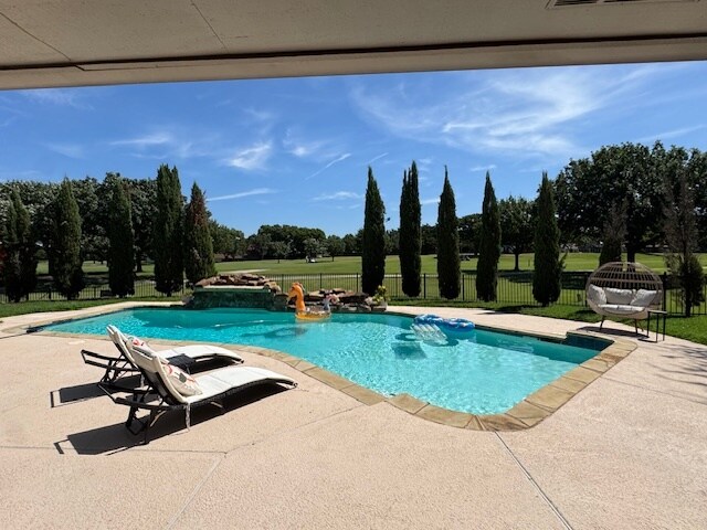 Photo - 10 Riviera Ct (Trophy Club, TX)