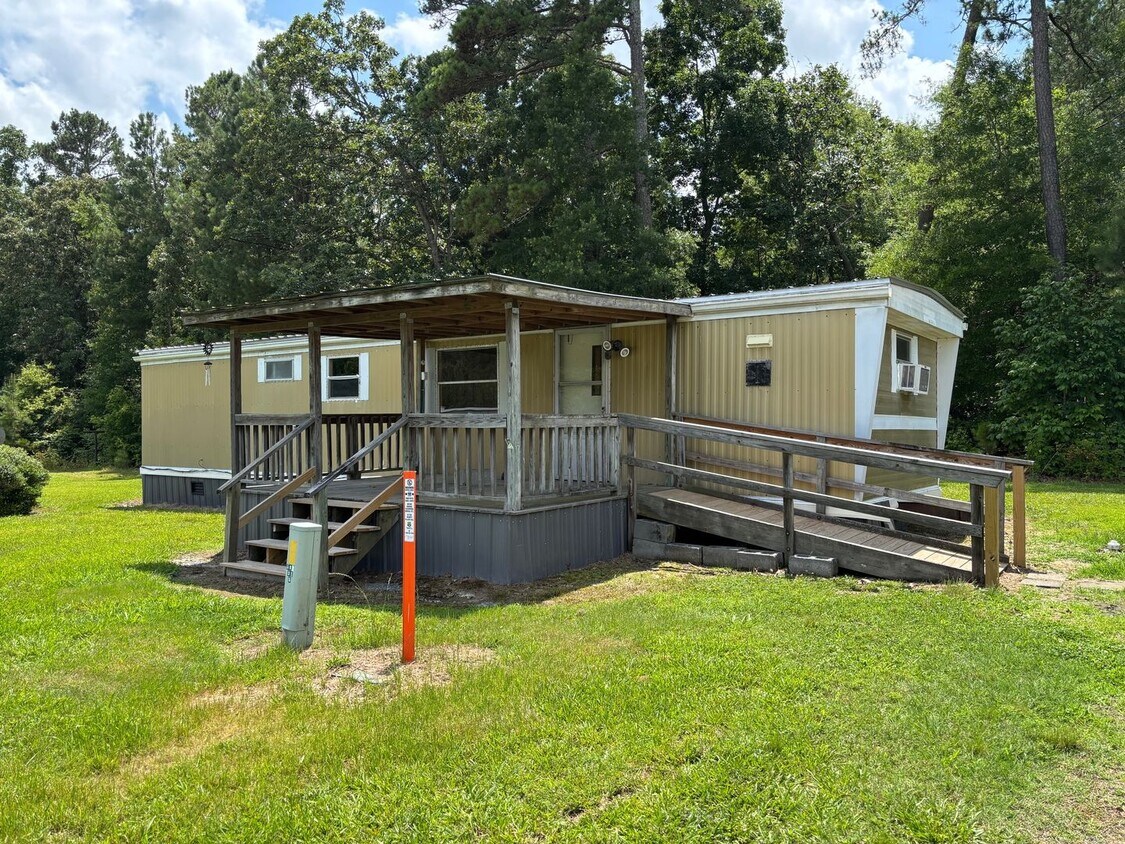 Foto principal - 2 BDRM 1 BA SINGLEWIDE MOBILE HOME IN PARK...