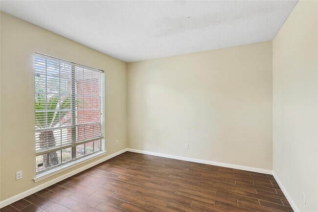 Foto del edificio - 5502 Atascocita Timbers N