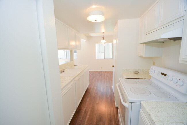 Foto del edificio - 1202 Portola Rd