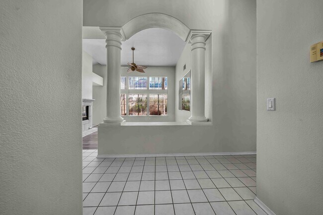 Building Photo - 40945 Marble Ct