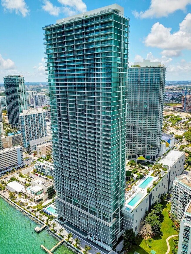 Foto del edificio - 3131 NE 7th Ave