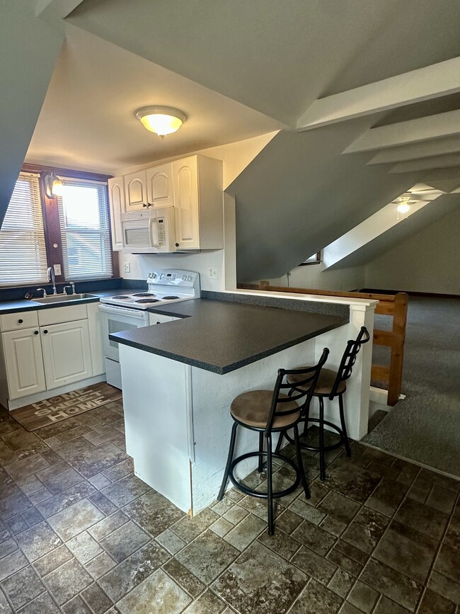 Building Photo - 1188 Railroad Rd