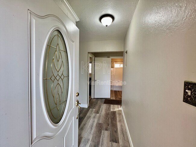 Foto del edificio - 636 S Tuxedo Ave