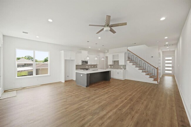 Foto del edificio - 4914 Lavender St