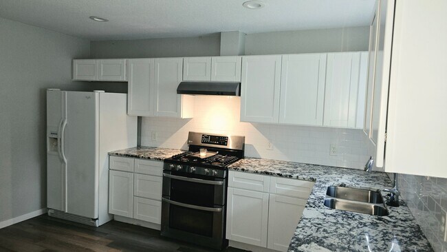 Building Photo - 1214 Carby Rd