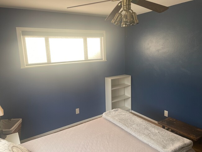 Building Photo - 1316 Arizona St NE
