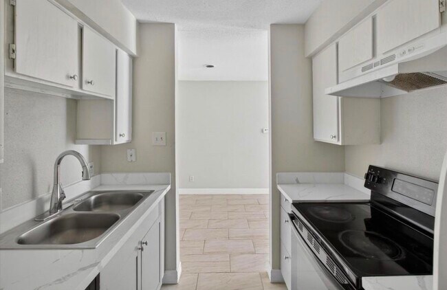 Foto del edificio - 12500 Sandpiper Dr