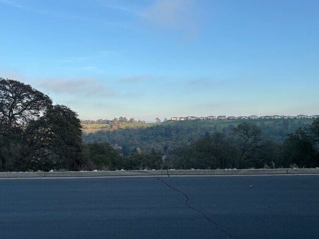 Foto del edificio - Beautiful 3 Bedroom 3 Bath Home