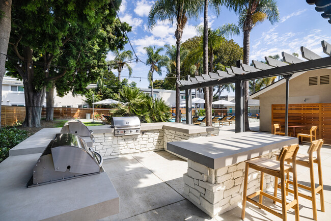 BBQ Area | Apartments in Huntington Beach, CA | The Breakwater Apartments - The Breakwater