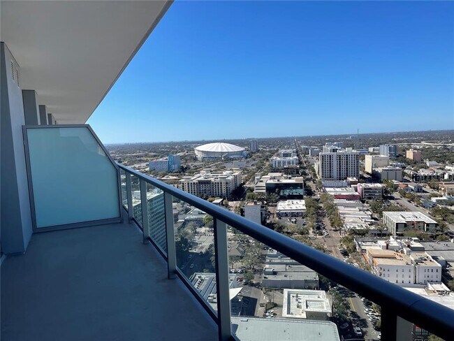 Foto del edificio - 400 Central Ave