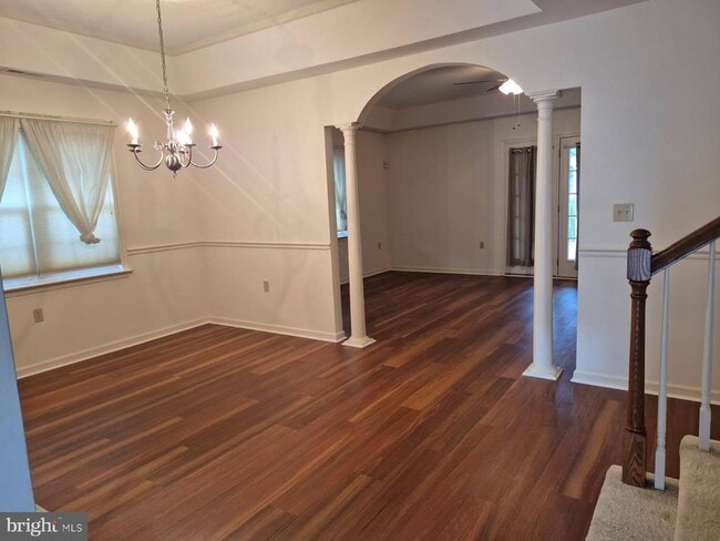 Foto del edificio - 1023 E Schumaker Manor Dr