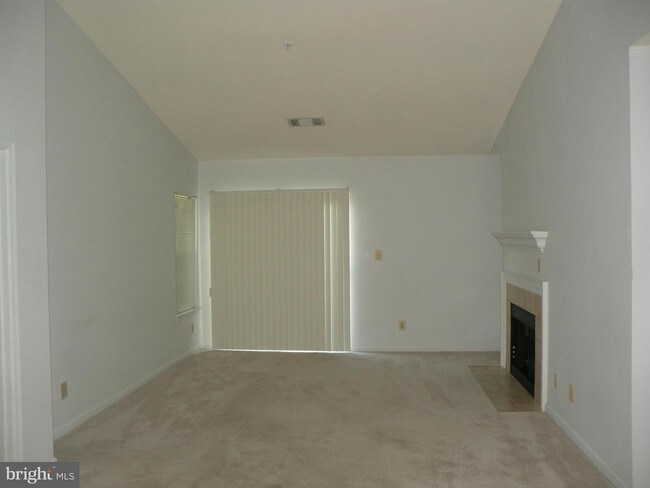 Foto del edificio - 20330 Beechwood Terrace