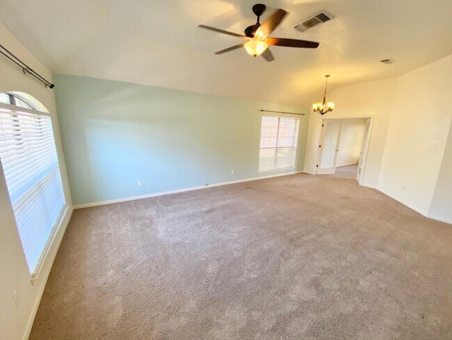 Foto del edificio - 3 Bed/ 2 Bath on 1111 Lambrusco Dr