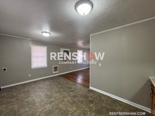 Building Photo - 291 Navy Dr