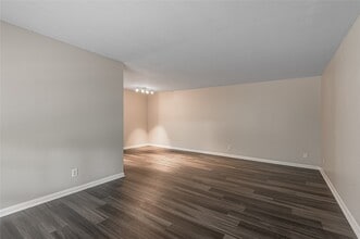 Building Photo - 818 University Ave