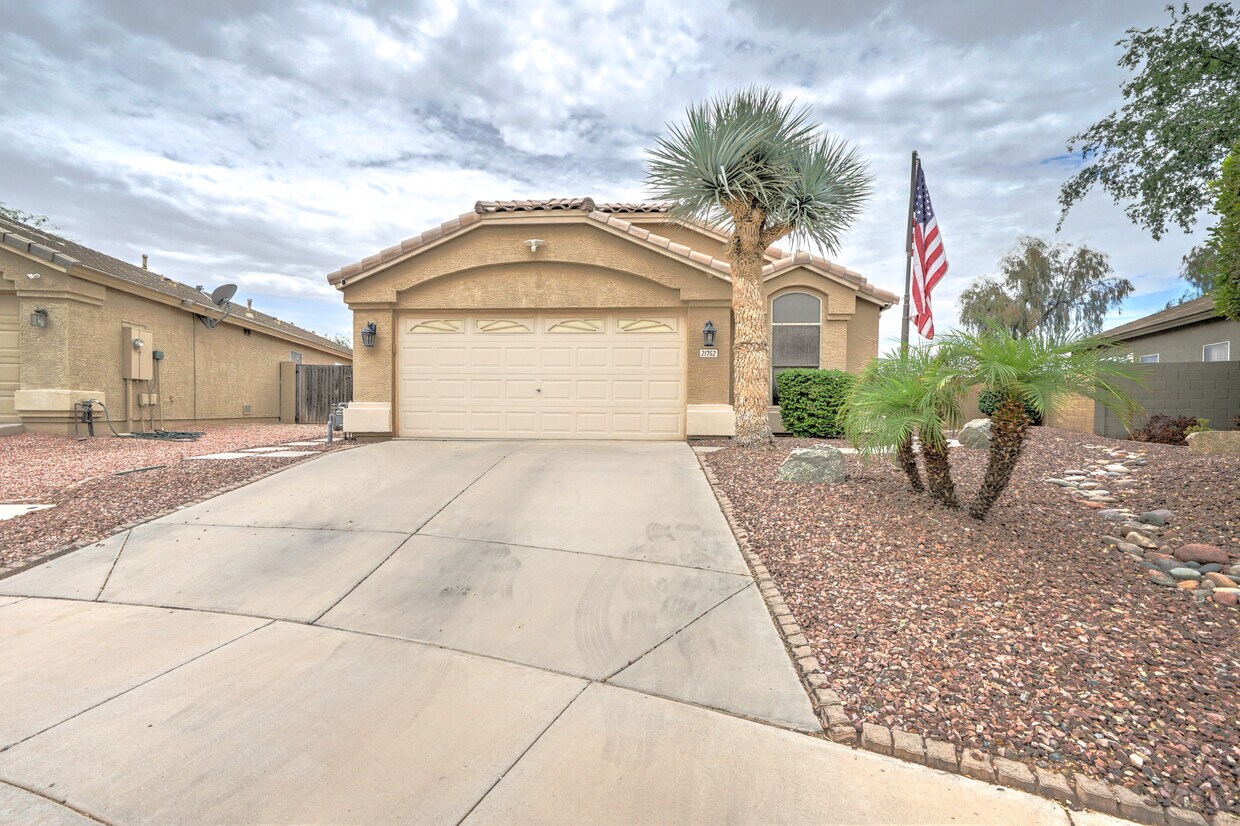Primary Photo - 21752 N Braden Rd