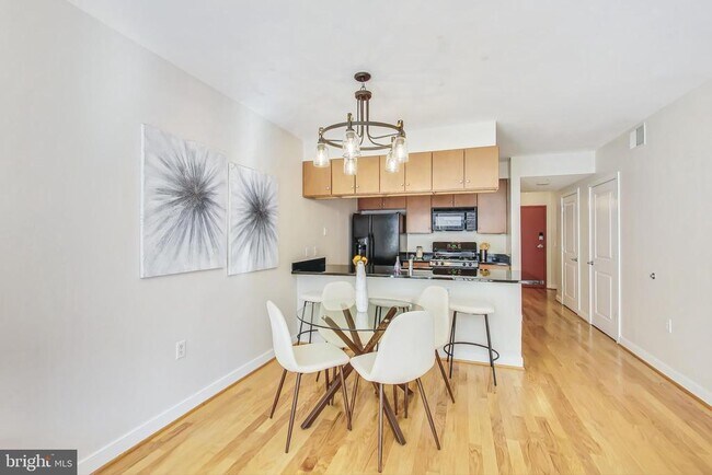 Building Photo - 1117 10th St NW