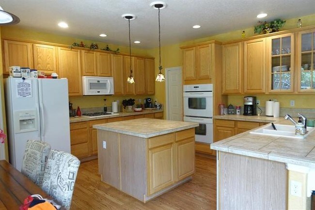 Building Photo - 17703 E Cloudberry Dr, Parker, CO 80134