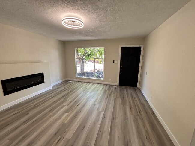 Foto del edificio - "Completely remodeled 4-Bed, 3-Bath Sanctu...