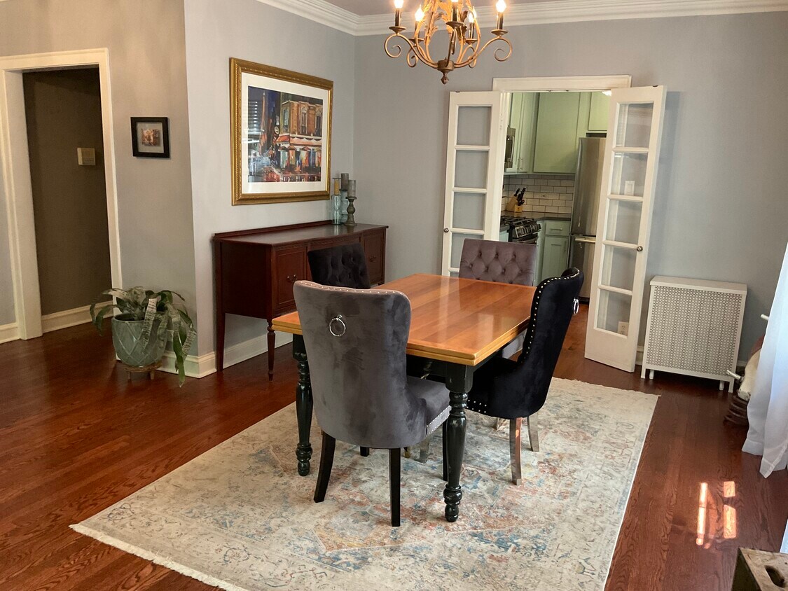 Foto principal - 825 Forest Ave
