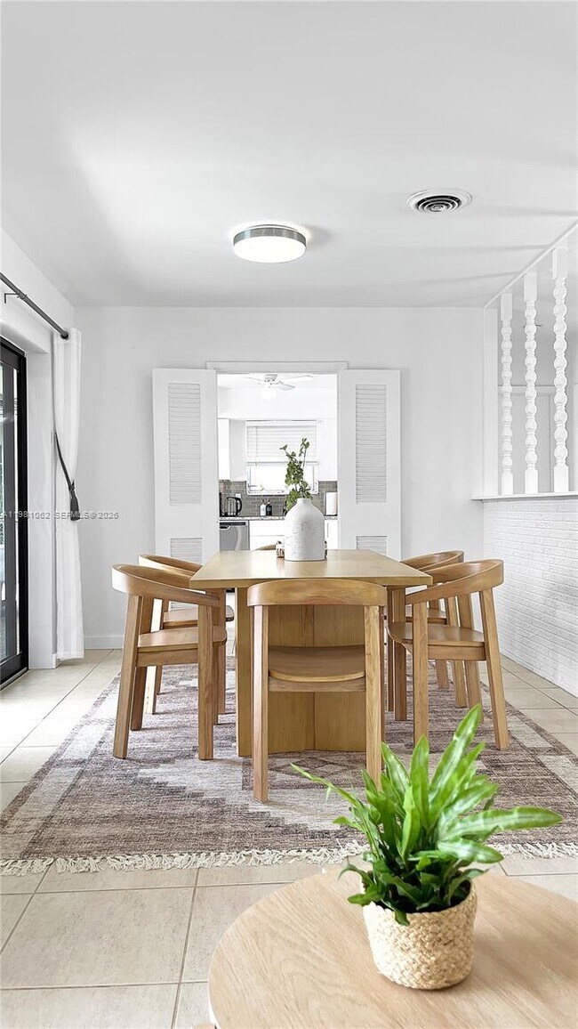 Foto del edificio - 151 SE 9th Ct