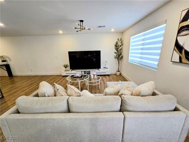 Building Photo - 5288 Barcola Ave